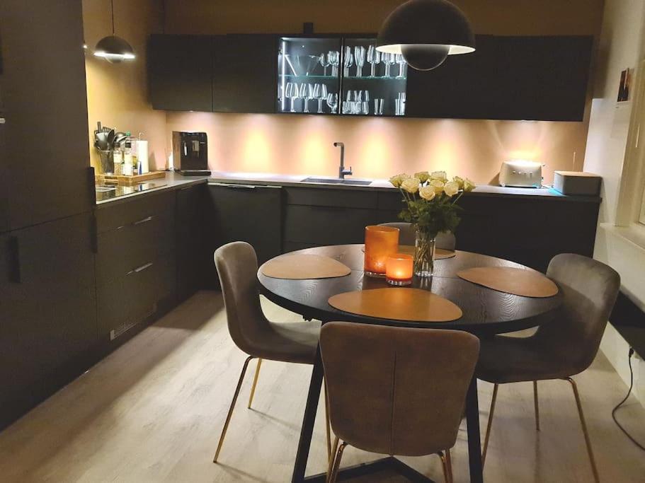 Koselig Og Moderne Leilighet, Meget Sentralt I Narvik Med Gratis Parkering! Luaran gambar