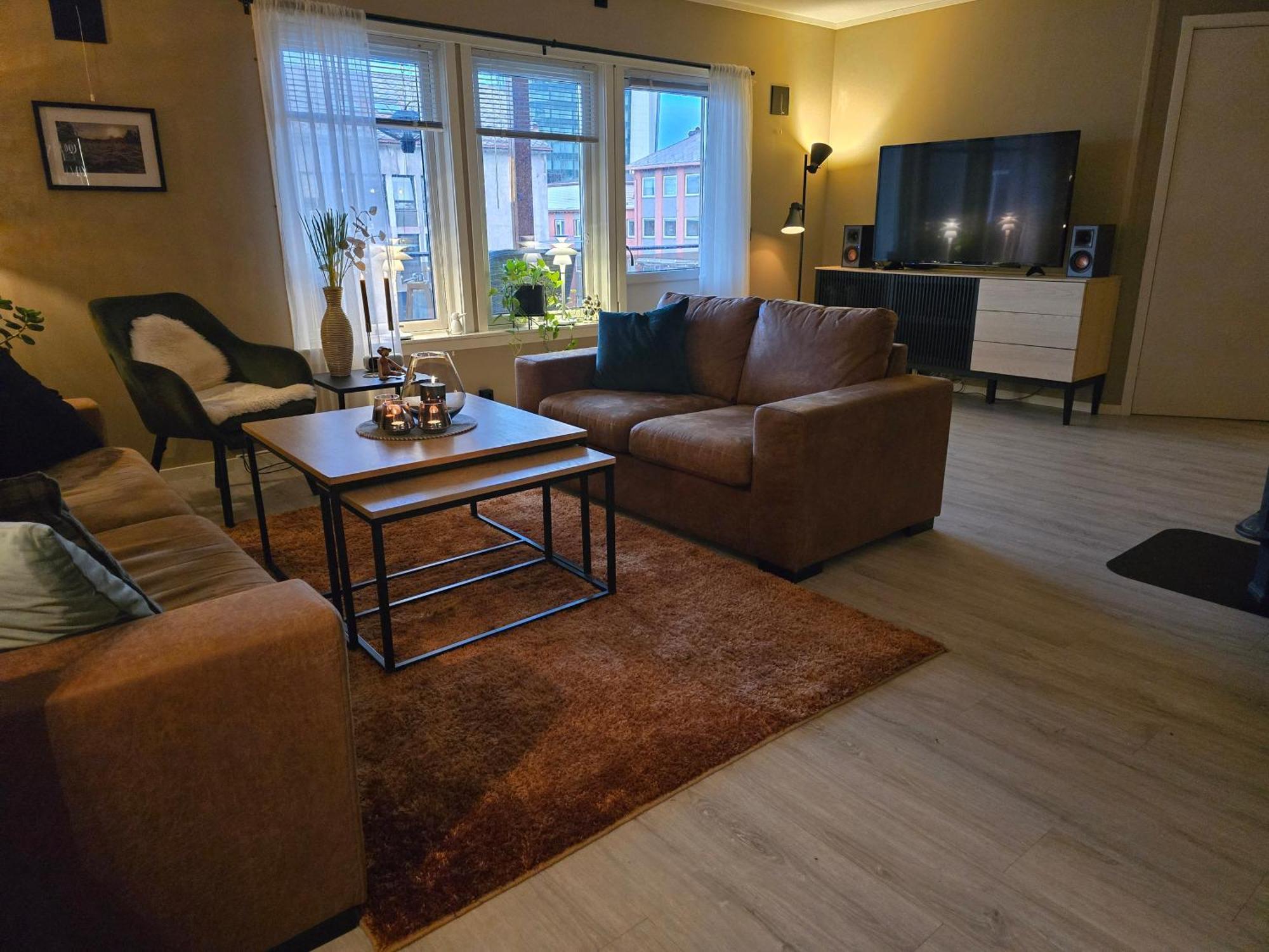 Koselig Og Moderne Leilighet, Meget Sentralt I Narvik Med Gratis Parkering! Luaran gambar