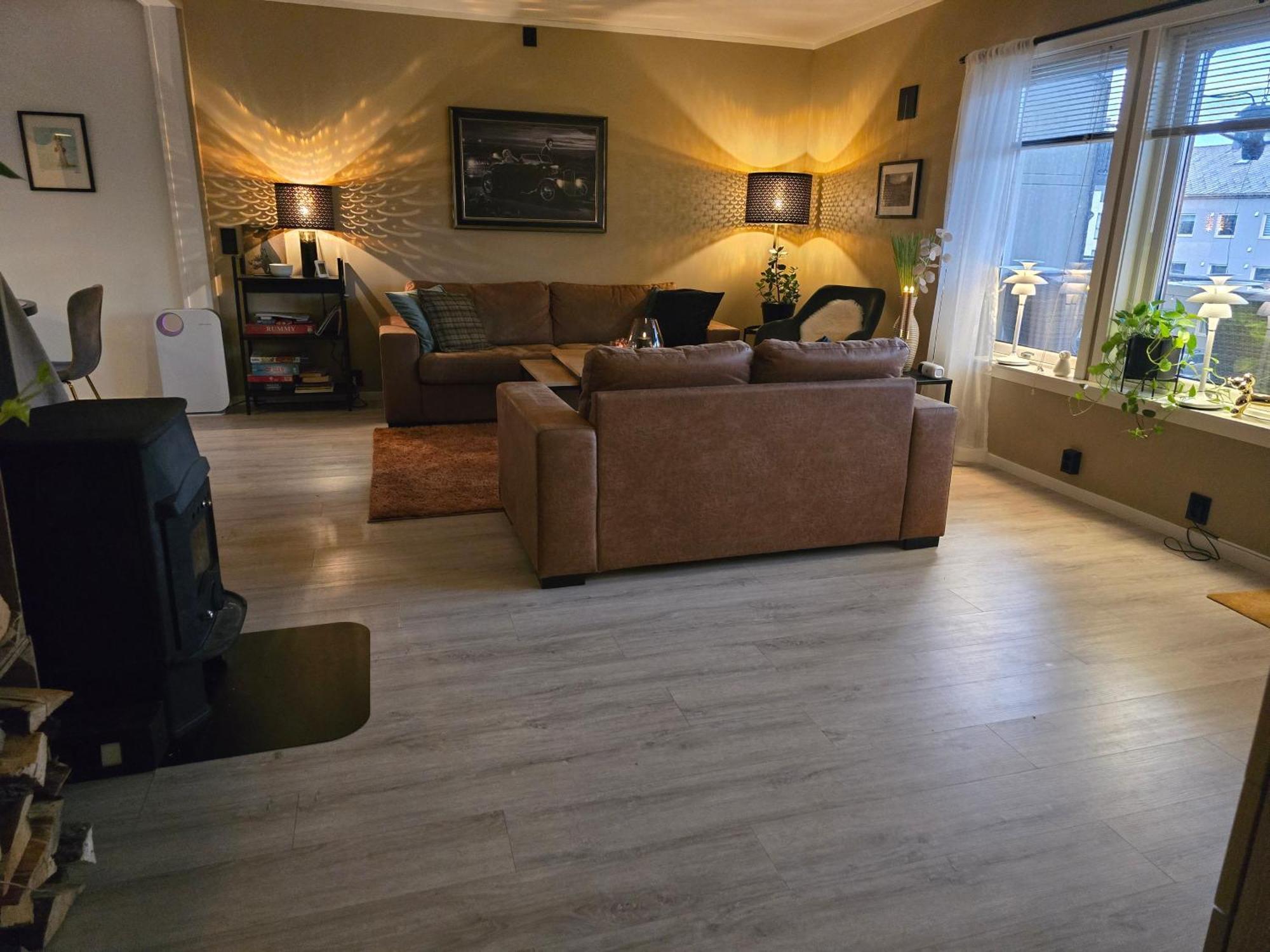 Koselig Og Moderne Leilighet, Meget Sentralt I Narvik Med Gratis Parkering! Luaran gambar