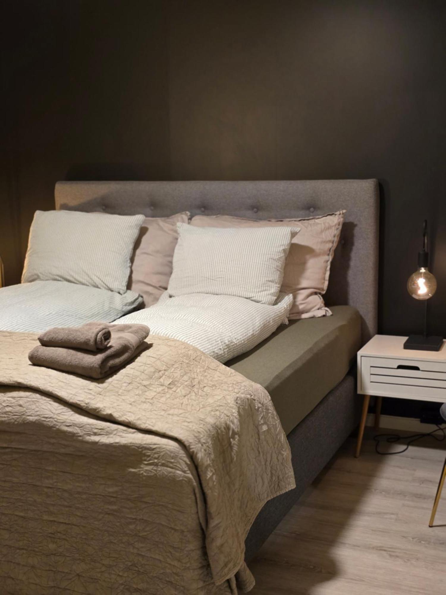 Koselig Og Moderne Leilighet, Meget Sentralt I Narvik Med Gratis Parkering! Luaran gambar